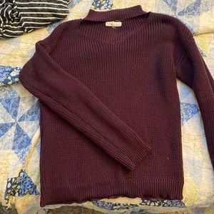 Key hole sweater